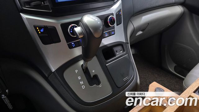Hyundai Grand Starex 5-Seater VAN Smart 2017 — фото 9