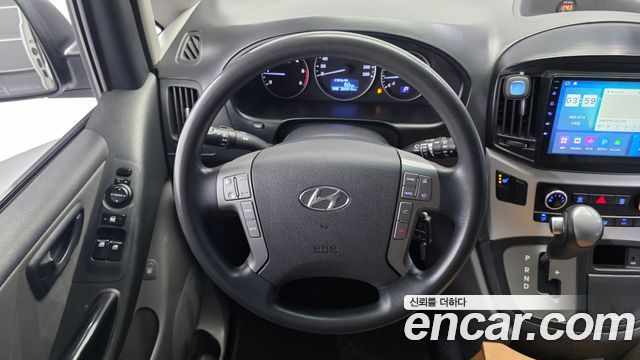 Hyundai Grand Starex 5-Seater VAN Smart 2017 — фото 13