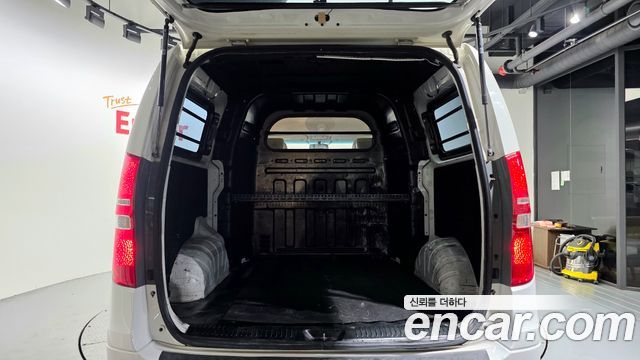 Hyundai Grand Starex 5-Seater VAN Smart 2017 — фото 19