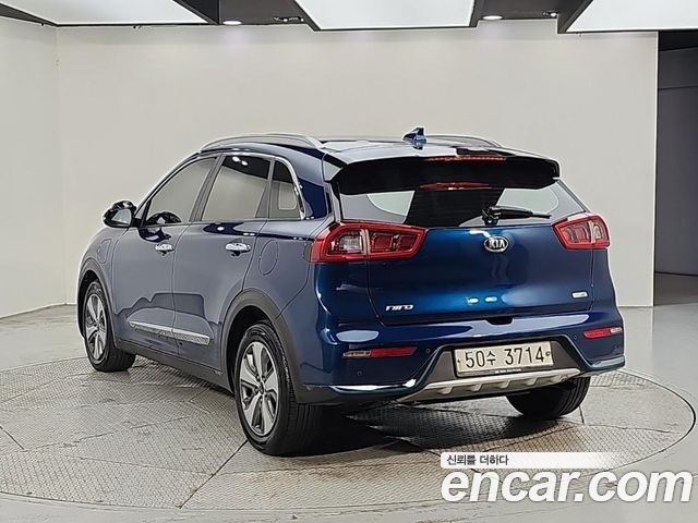 Kia Niro 1.6 Plug-in HEV Noblesse 2019 — фото 3