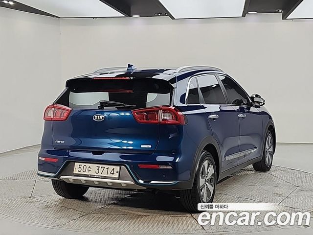 Kia Niro 1.6 Plug-in HEV Noblesse 2019 — фото 4