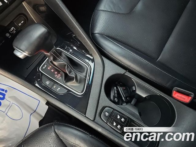 Kia Niro 1.6 Plug-in HEV Noblesse 2019 — фото 8