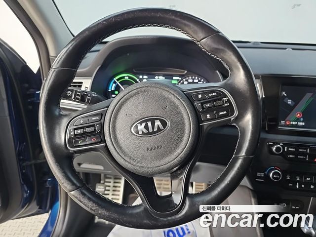 Kia Niro 1.6 Plug-in HEV Noblesse 2019 — фото 9