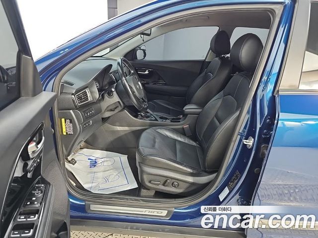Kia Niro 1.6 Plug-in HEV Noblesse 2019 — фото 15