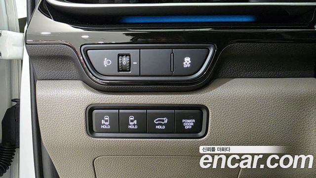 Kia Carnival (IV) HEV 9seater Signature 2026 — фото 18