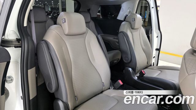 Kia Carnival (IV) HEV 9seater Signature 2026 — фото 19