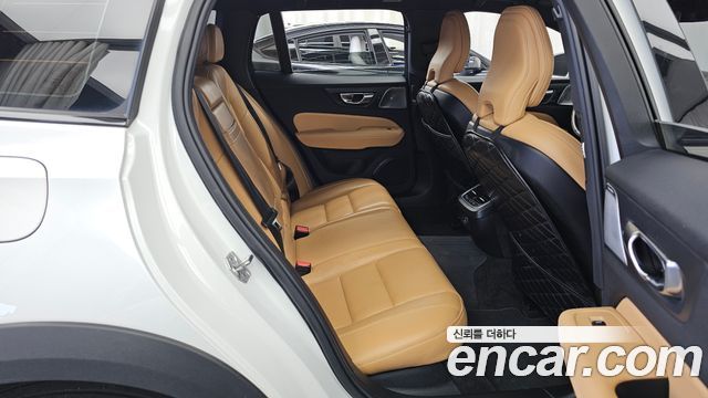 Volvo V60 Cross Country (II) B5 Pro AWD 2021 — фото 12
