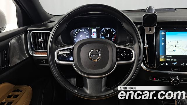 Volvo V60 Cross Country (II) B5 Pro AWD 2021 — фото 13