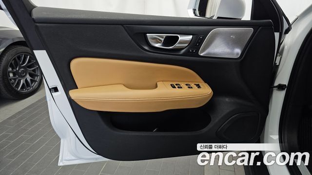 Volvo V60 Cross Country (II) B5 Pro AWD 2021 — фото 24