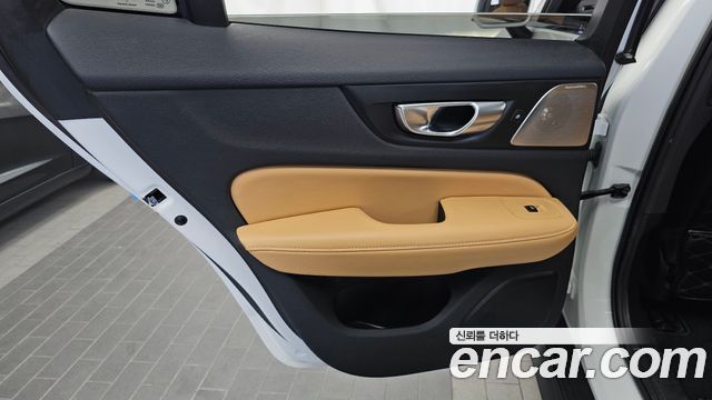 Volvo V60 Cross Country (II) B5 Pro AWD 2021 — фото 25