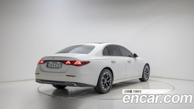 Mercedes-Benz E-Class (W214) E200 Avantgarde 2024 — фото 2