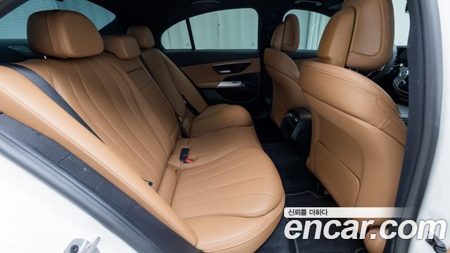 Mercedes-Benz E-Class (W214) E200 Avantgarde 2024 — фото 10