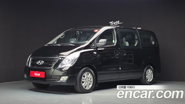 Hyundai Grand Starex 12-Seater Wagon Smart