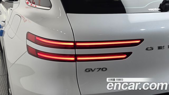 Genesis GV70 2.5T Gasoline AWD 2025 — фото 23