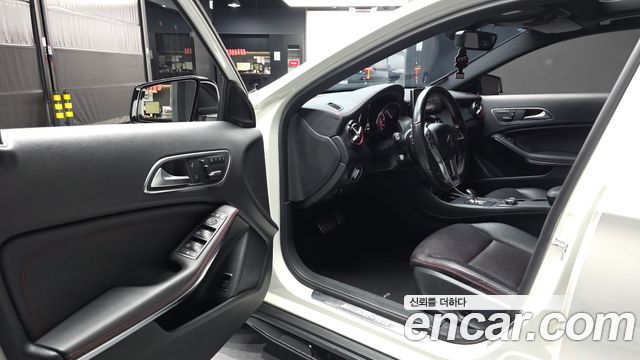 Mercedes-Benz GLA-Class (X156) GLA45 AMG 4MATIC 2015 — фото 10