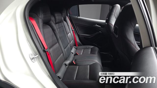 Mercedes-Benz GLA-Class (X156) GLA45 AMG 4MATIC 2015 — фото 12