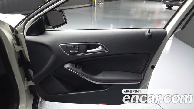 Mercedes-Benz GLA-Class (X156) GLA45 AMG 4MATIC 2015 — фото 24