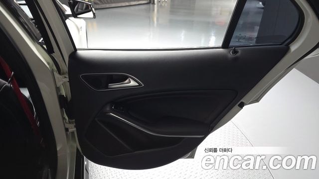 Mercedes-Benz GLA-Class (X156) GLA45 AMG 4MATIC 2015 — фото 25
