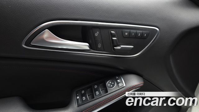 Mercedes-Benz GLA-Class (X156) GLA45 AMG 4MATIC 2015 — фото 28