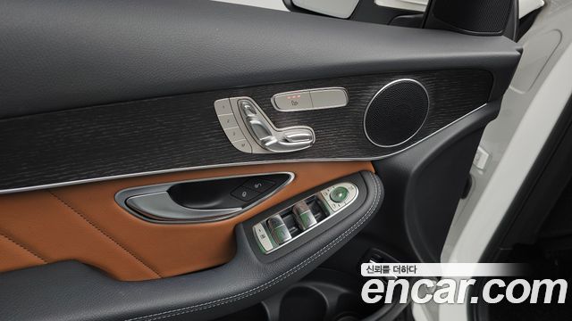 Mercedes-Benz GLC-Class (X253) GLC300e 4MATIC Coupe 2021 — фото 35