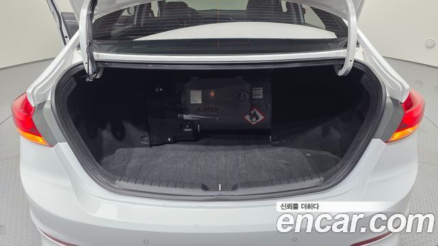 Hyundai Avante (AD) 1.6 LPI Style (Rental Car) 2018 — фото 15