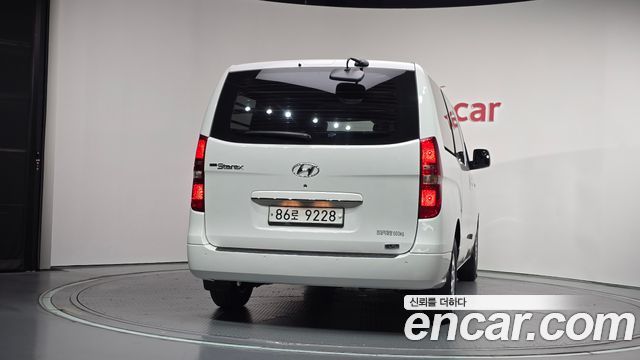 Hyundai Grand Starex 5-Seater LPi VAN CVX Luxury 2014 — фото 4
