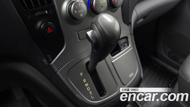 Hyundai Grand Starex 5-Seater LPi VAN CVX Luxury 2014 — фото 9