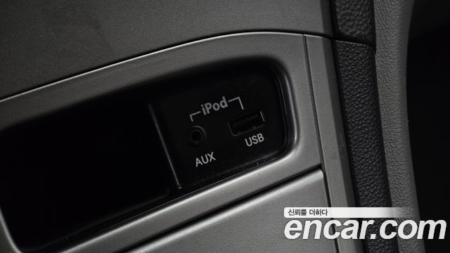 Hyundai Grand Starex 5-Seater LPi VAN CVX Luxury 2014 — фото 17