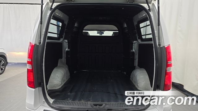 Hyundai Grand Starex 5-Seater LPi VAN CVX Luxury 2014 — фото 20