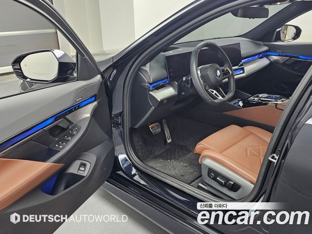 BMW 5 Series (G60) 530i xDrive M Sport 2024 — фото 15