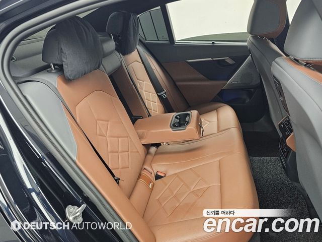 BMW 5 Series (G60) 530i xDrive M Sport 2024 — фото 16