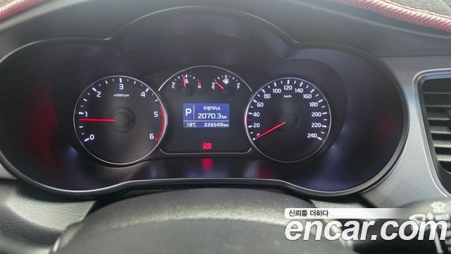 Kia Carens 1.7 VGT Prestige 2014 — фото 16