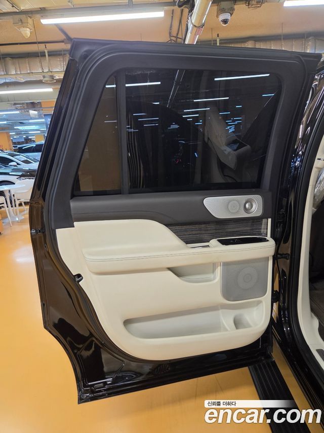 Lincoln Navigator (IV) 3.5L Black Label 2020 — фото 12