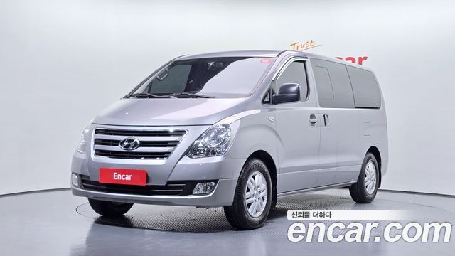 Hyundai Grand Starex 5-Seater VAN Smart