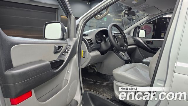 Hyundai Grand Starex 5-Seater VAN Smart 2017 — фото 10