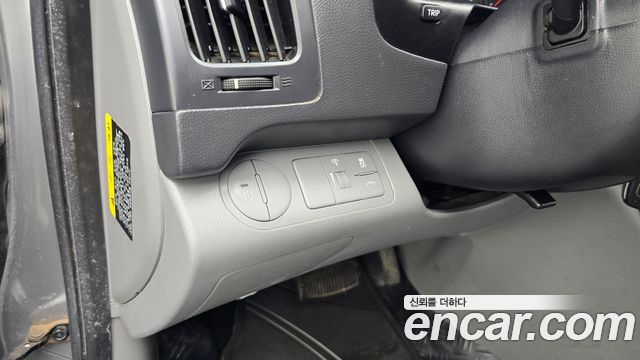 Hyundai Grand Starex 5-Seater VAN Smart 2017 — фото 16