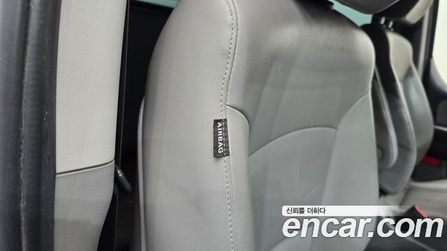 Hyundai Grand Starex 5-Seater VAN Smart 2017 — фото 20