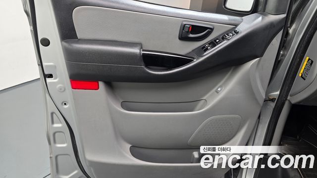Hyundai Grand Starex 5-Seater VAN Smart 2017 — фото 24