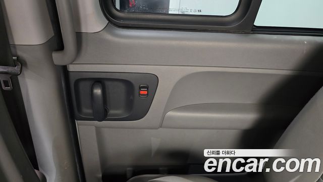 Hyundai Grand Starex 5-Seater VAN Smart 2017 — фото 25