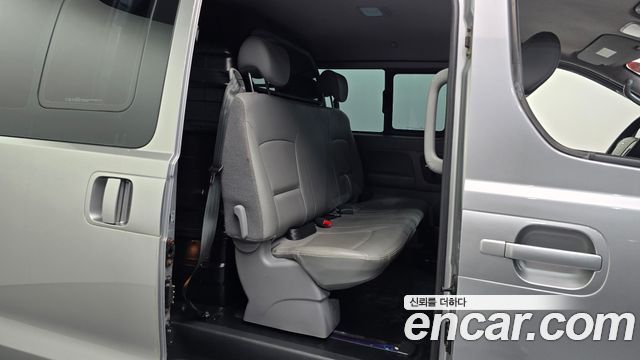 Hyundai Grand Starex 5-Seater VAN Smart 2017 — фото 26
