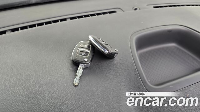 Hyundai Grand Starex 5-Seater VAN Smart 2017 — фото 27