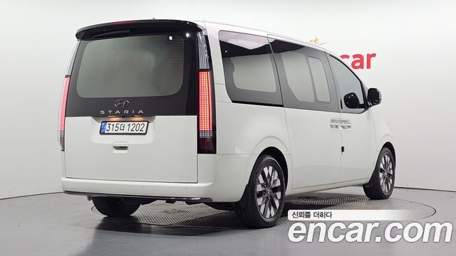 Hyundai Staria L3.5 Lounge 9-Seater Inspiration 2024 — фото 2