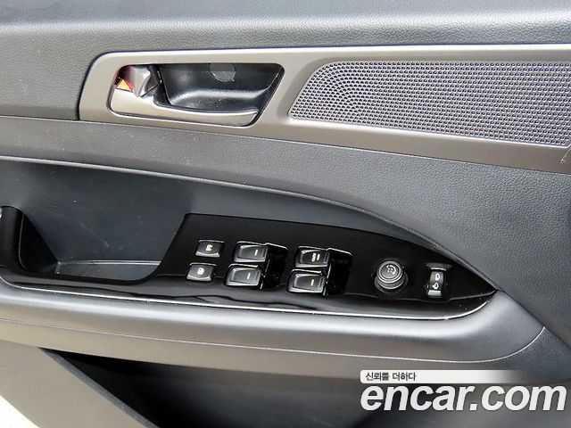 KG Mobility (SsangYong) Rexton Sports Khan Diesel 2.2 4WD Culman Noblesse 2024 — фото 17