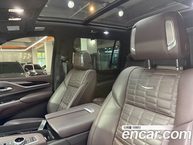 Cadillac Escalade (V) 6.2 ESV ESV Sports Platinum 2023 — фото 8