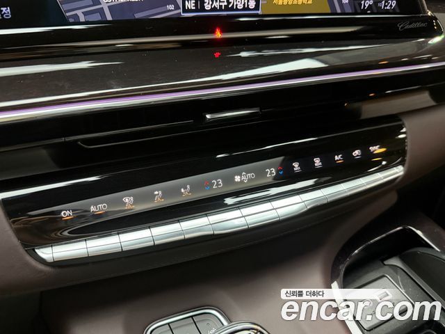 Cadillac Escalade (V) 6.2 ESV ESV Sports Platinum 2023 — фото 20