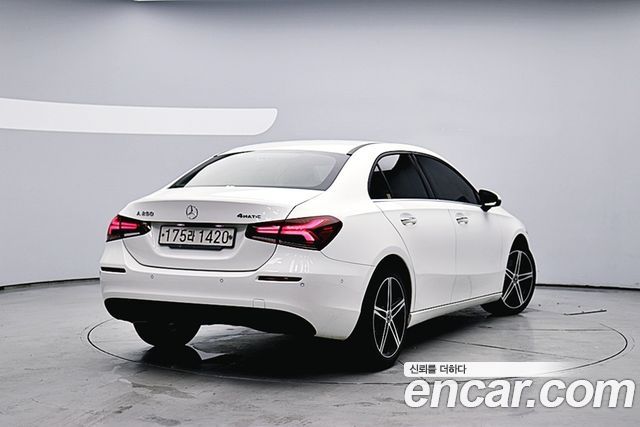 Mercedes-Benz A-Class (W177) A250 4MATIC Sedan 2020 — фото 2
