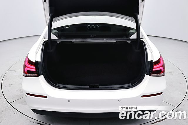 Mercedes-Benz A-Class (W177) A250 4MATIC Sedan 2020 — фото 16