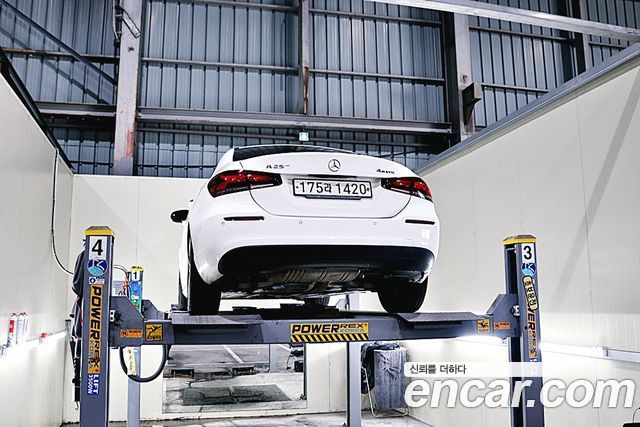 Mercedes-Benz A-Class (W177) A250 4MATIC Sedan 2020 — фото 21