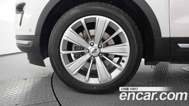 Ford Explorer 2.3 Limited 4WD 5th 2019 — фото 5