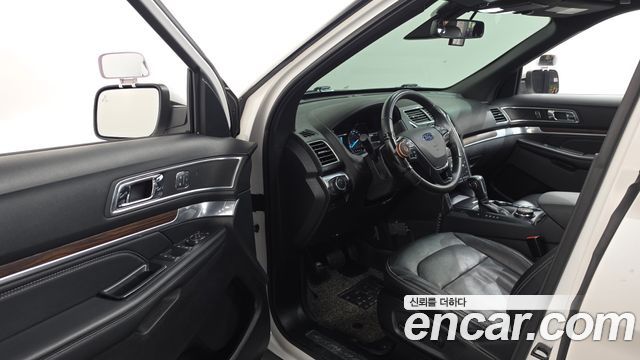 Ford Explorer 2.3 Limited 4WD 5th 2019 — фото 10